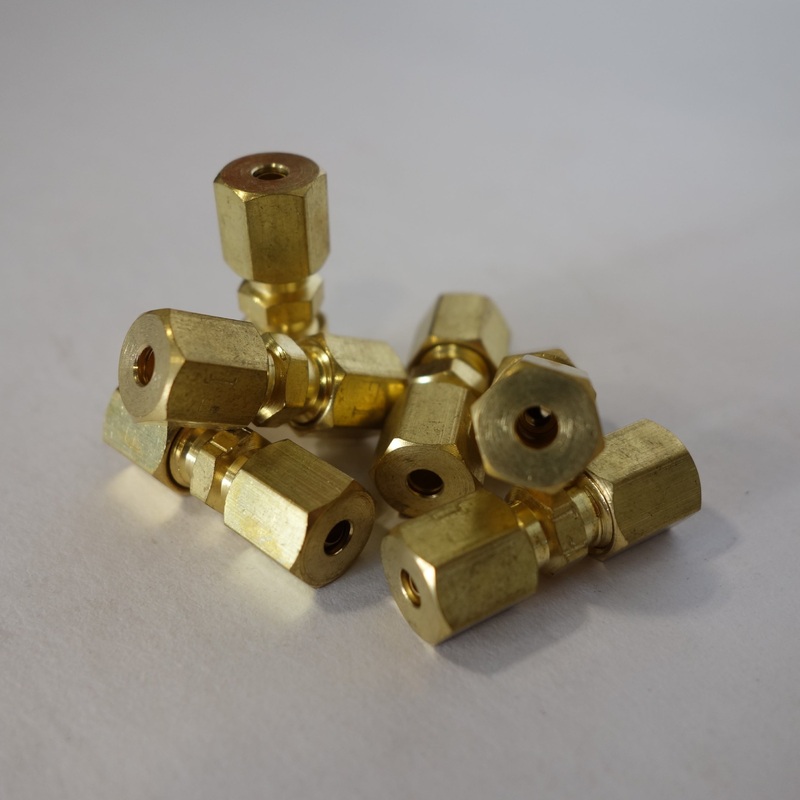 1/8″ COMPRESSION COUPLING