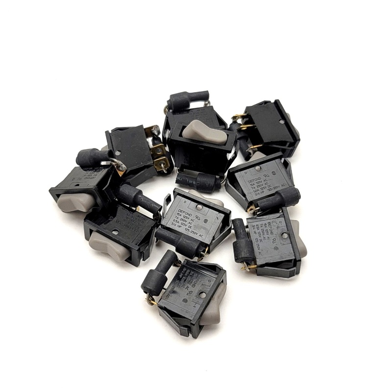 New  Open box Lot Of 10 DEFOND DRC-1215-Y 3-Pin Rocker Switches 15A 125VAC, 0.5A 125VDC, 3/4HP