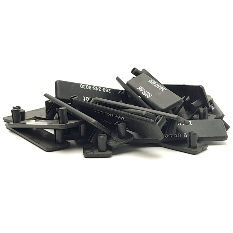 New  Open box Lot of 32 80/20 2037 15-Series Push-In End Cap, .75″ x 3″ x .125″ (w/o Stems)