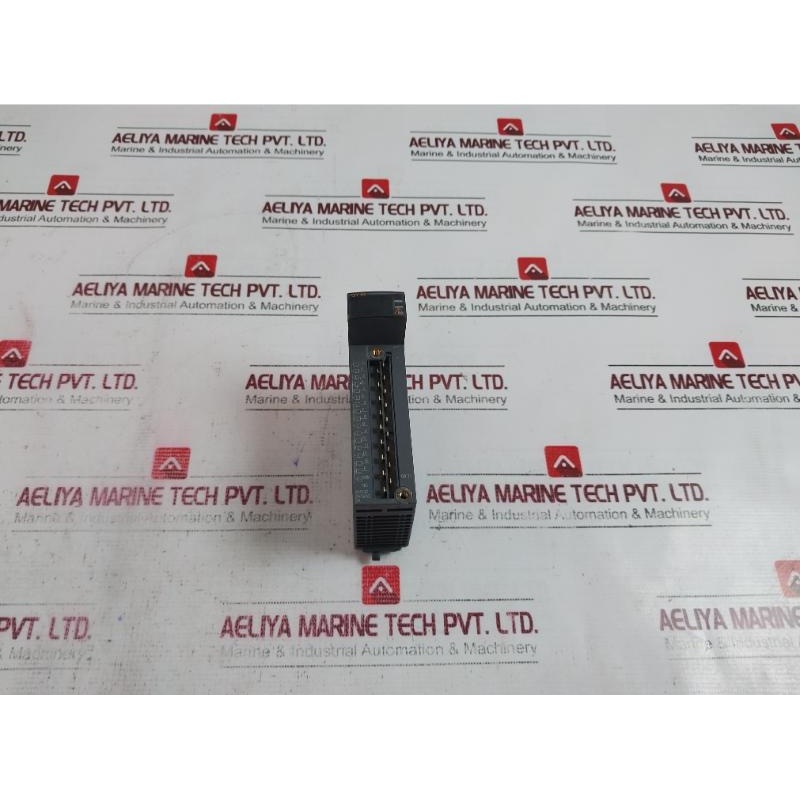 Mitsubishi Electric Qy10 Output Unit 24Vdc 2A 240Vac 2A